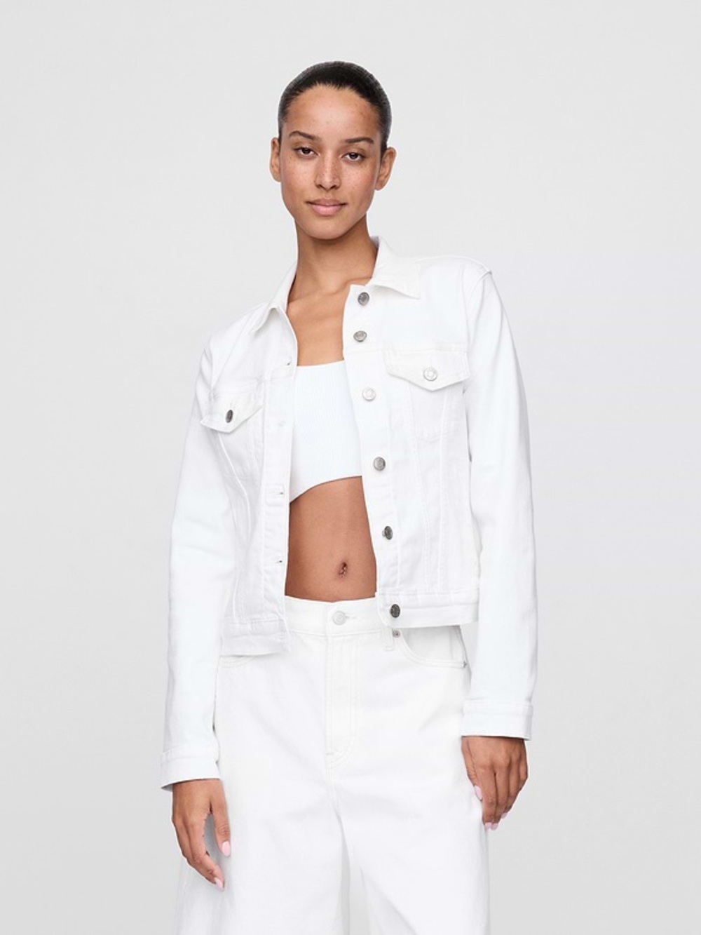 GAP Women's Icon Denim Jacket in solid optic white wash size small
